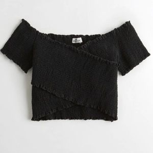 Hollister off-the-shoulder Crop Top